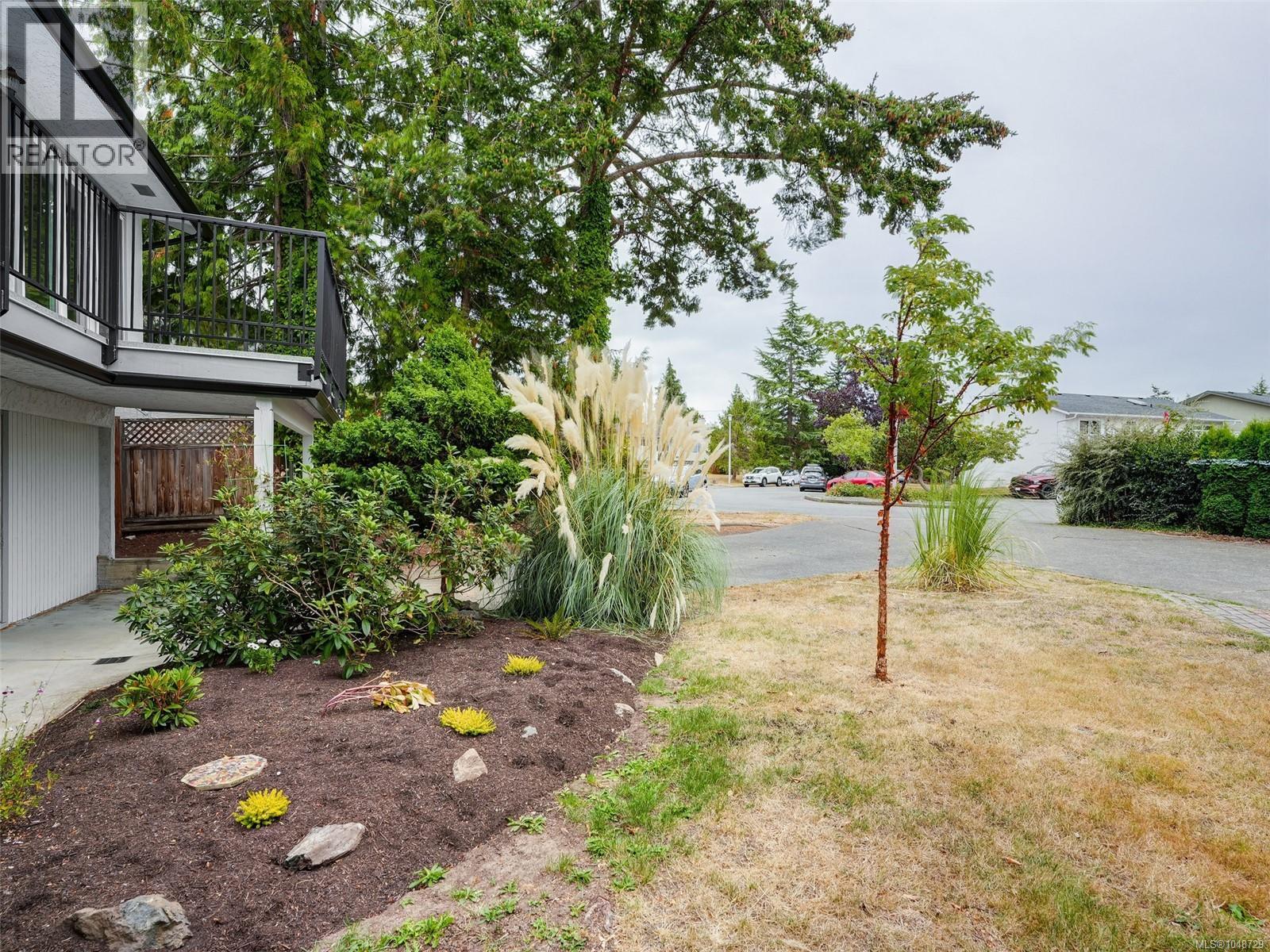4468 Fairmont Pl Property Photo 37