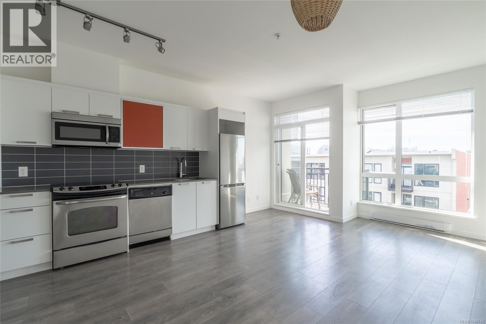 510 517 Fisgard St Property Photo 1