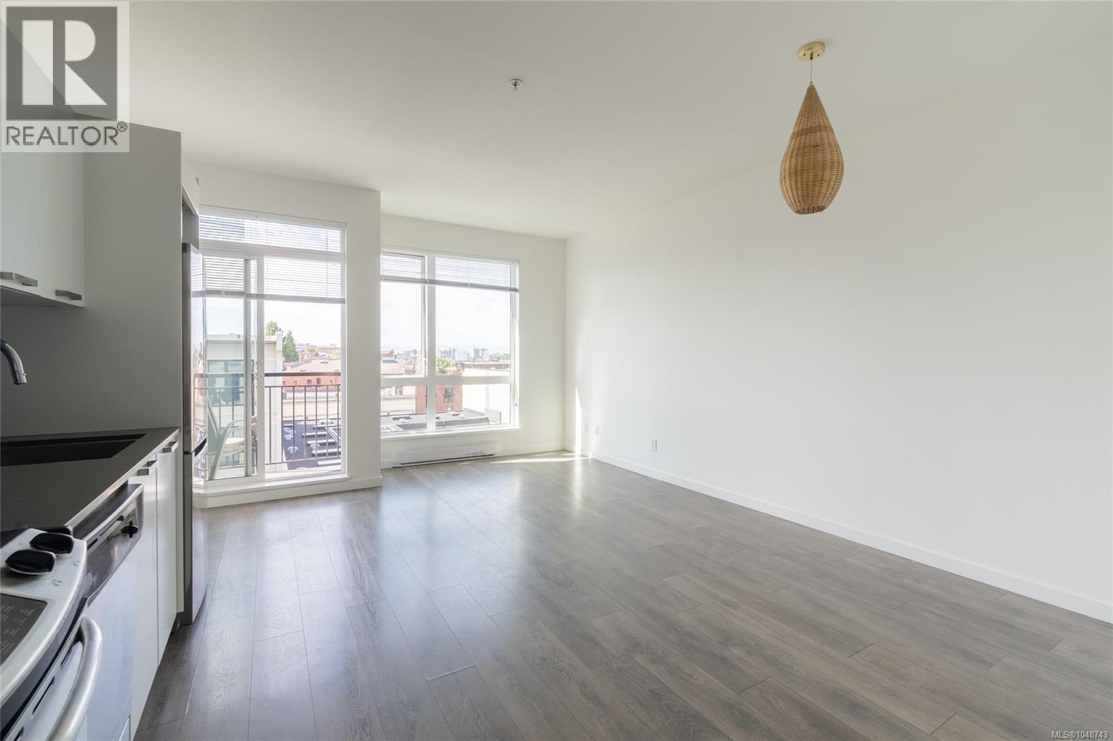 510 517 Fisgard St Property Photo 2