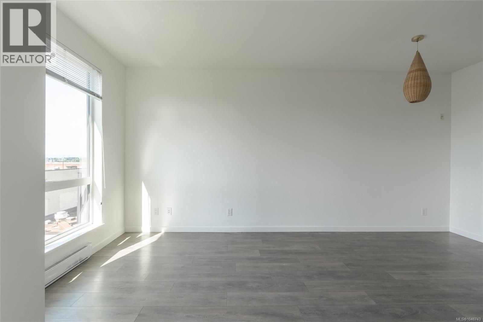 510 517 Fisgard St Property Photo 6