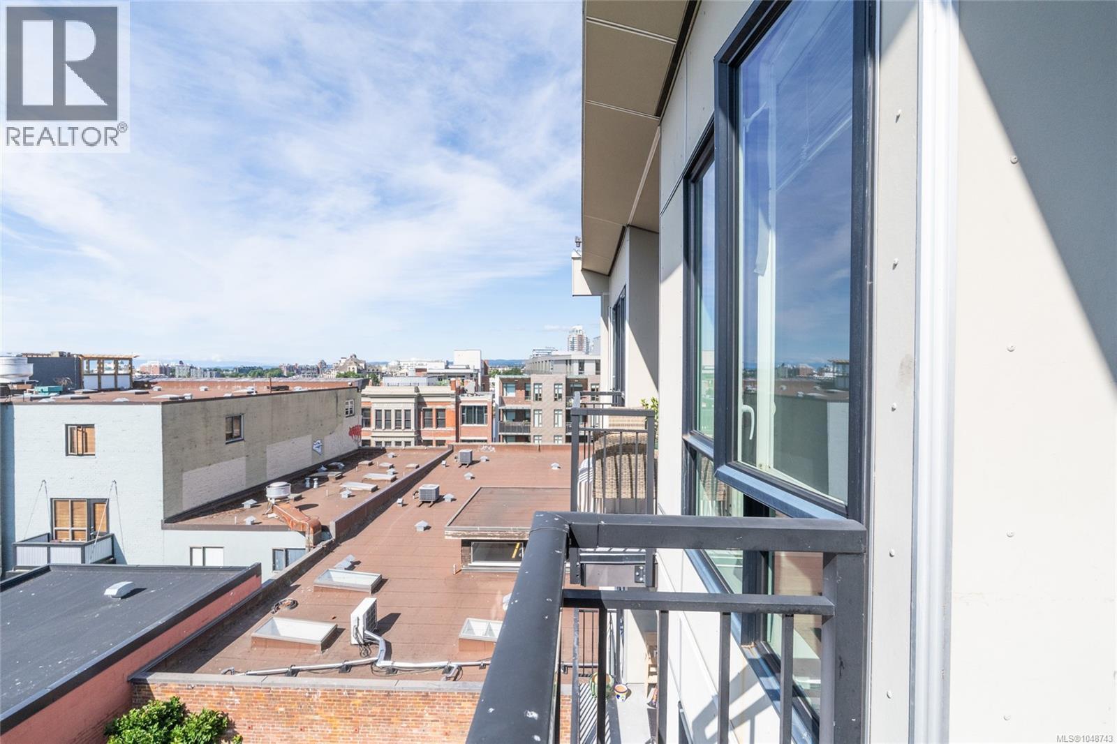 510 517 Fisgard St Property Photo 13