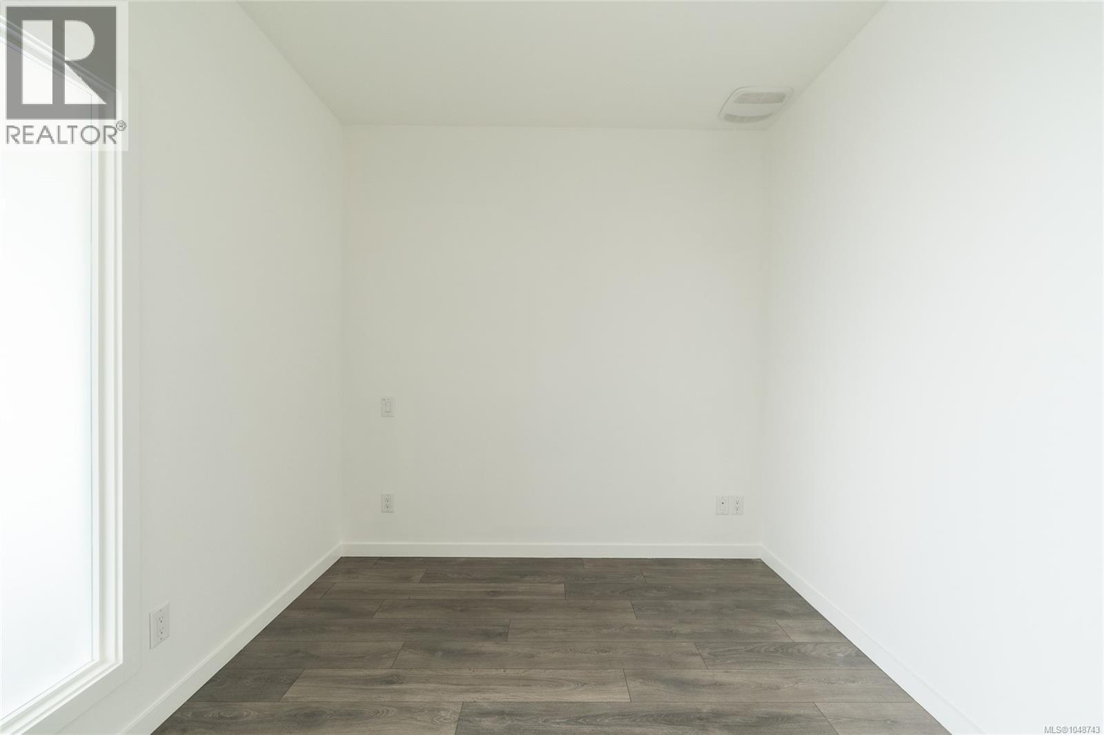 510 517 Fisgard St Property Photo 17