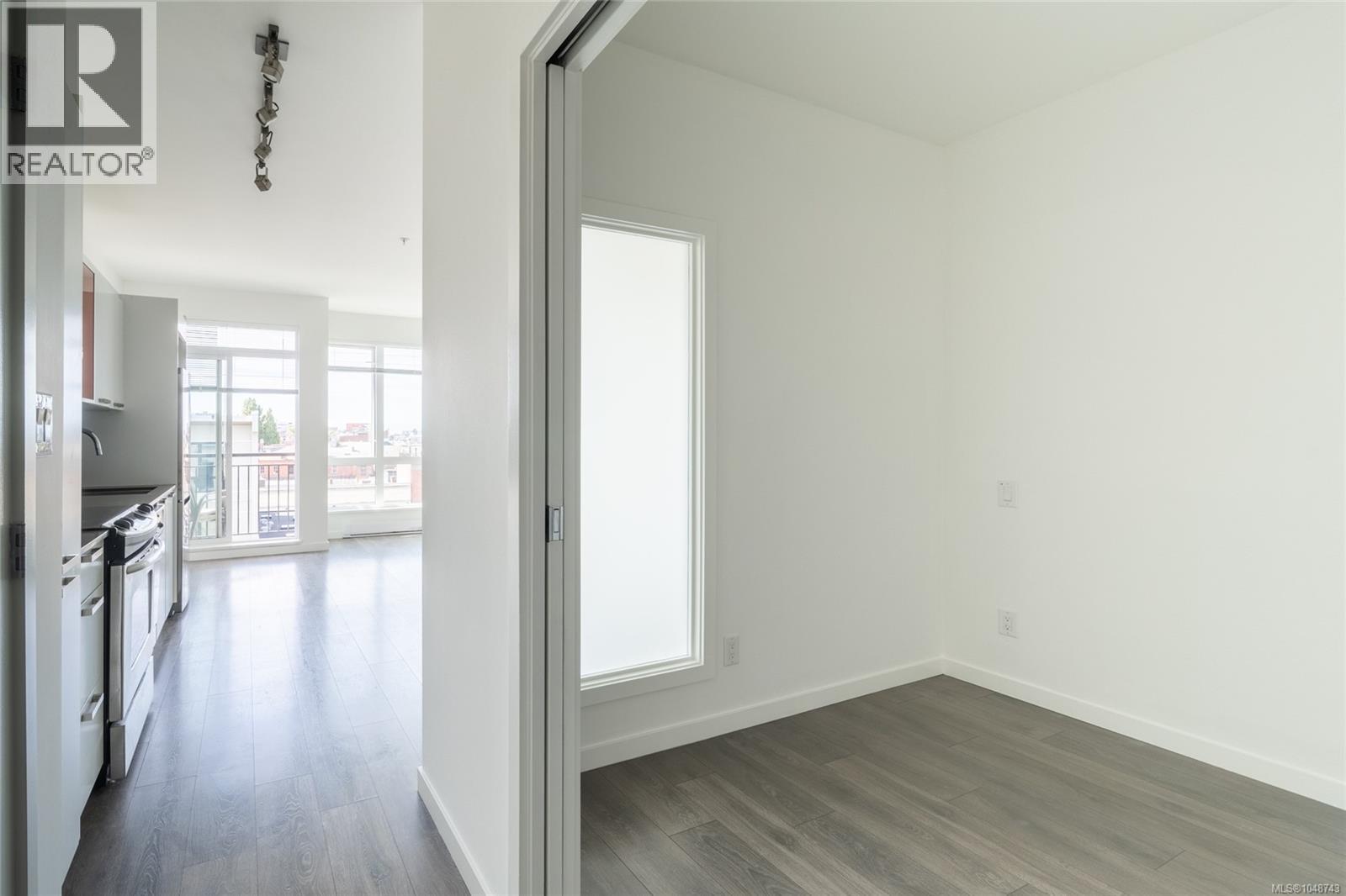 510 517 Fisgard St Property Photo 18