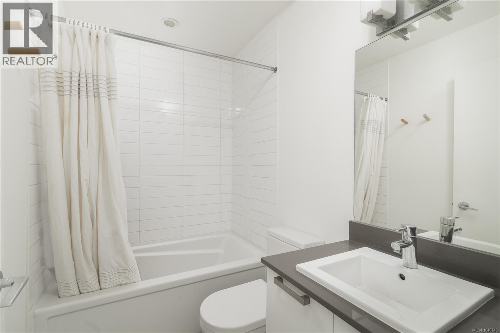 510 517 Fisgard St Property Photo 20