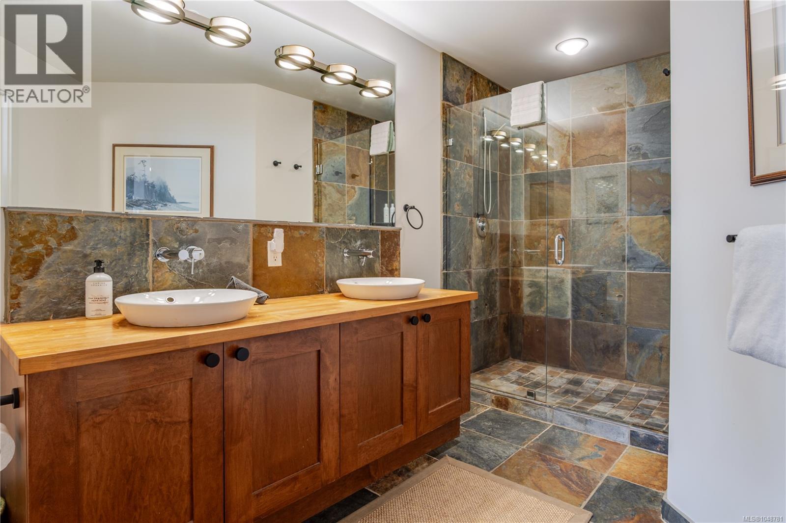 106 545 Marine Dr Property Photo 19