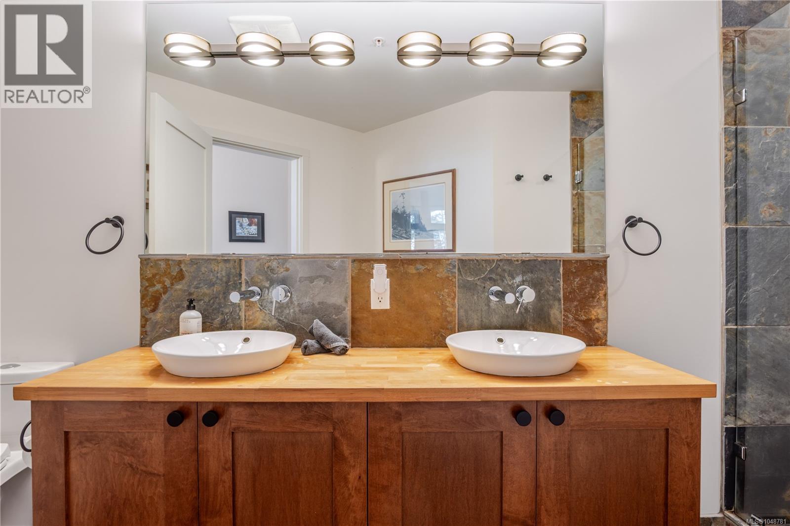 106 545 Marine Dr Property Photo 20