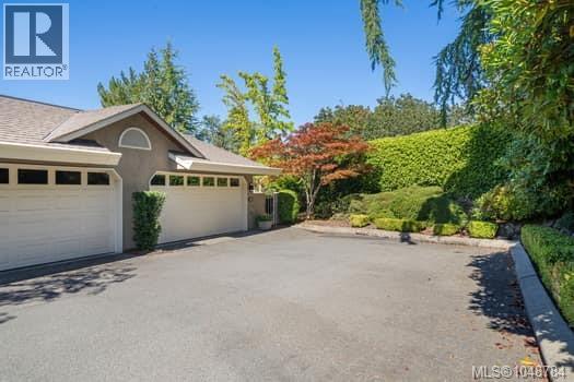 108 6880 Wallace Dr Property Photo 3