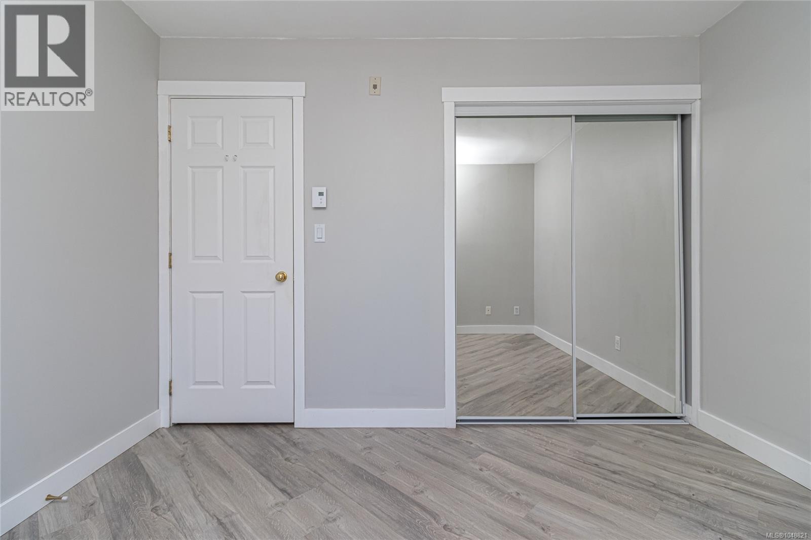 401 893 Hockley Ave Property Photo 20