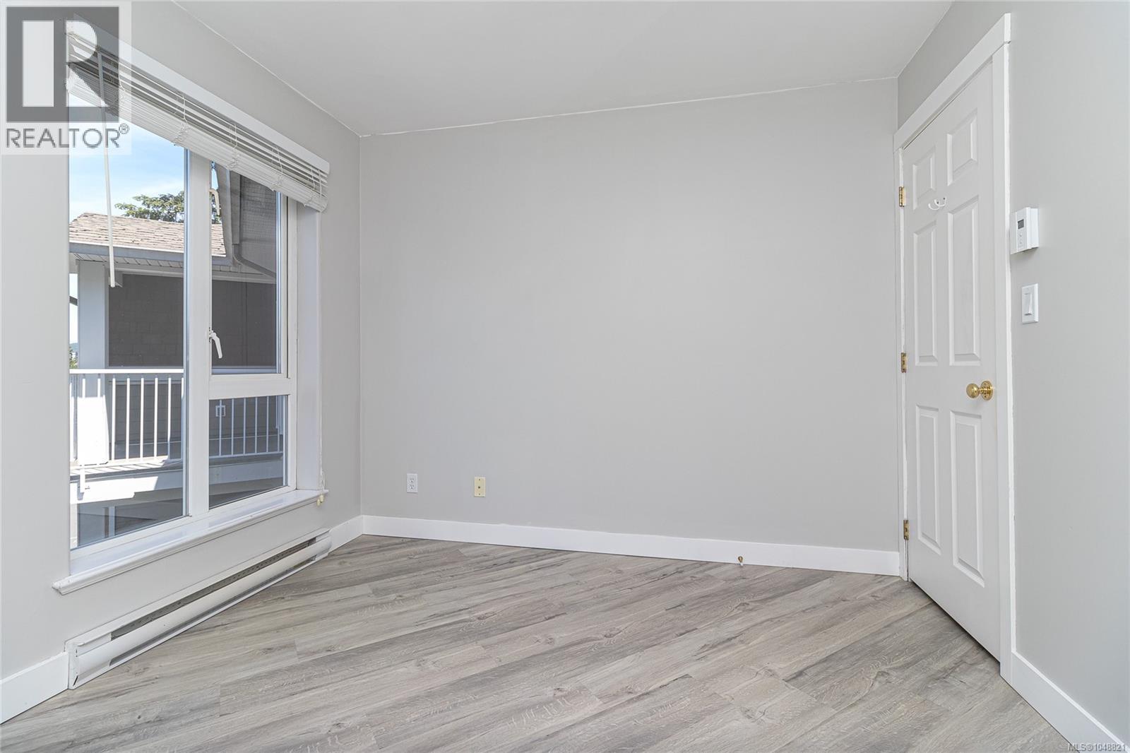 401 893 Hockley Ave Property Photo 21