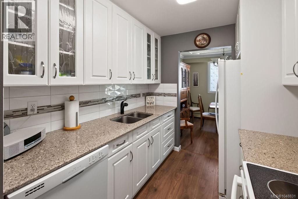 410 1025 Inverness Rd Property Photo 8