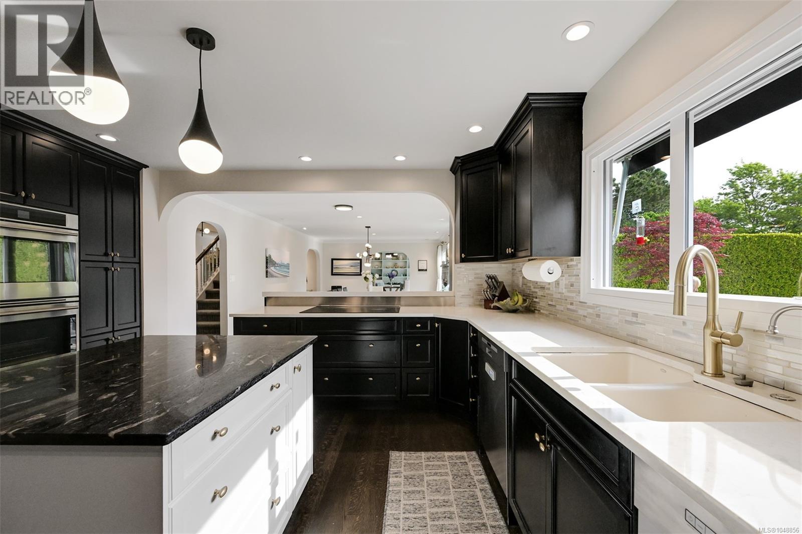 3075 Devon Rd Property Photo 16