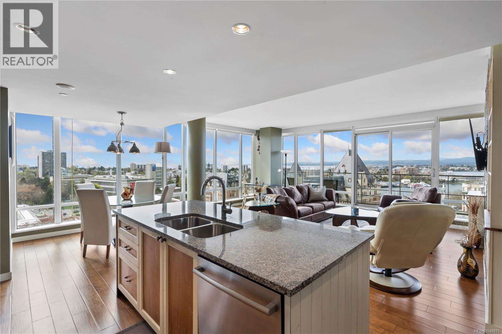 1506 707 Courtney St Property Photo 2