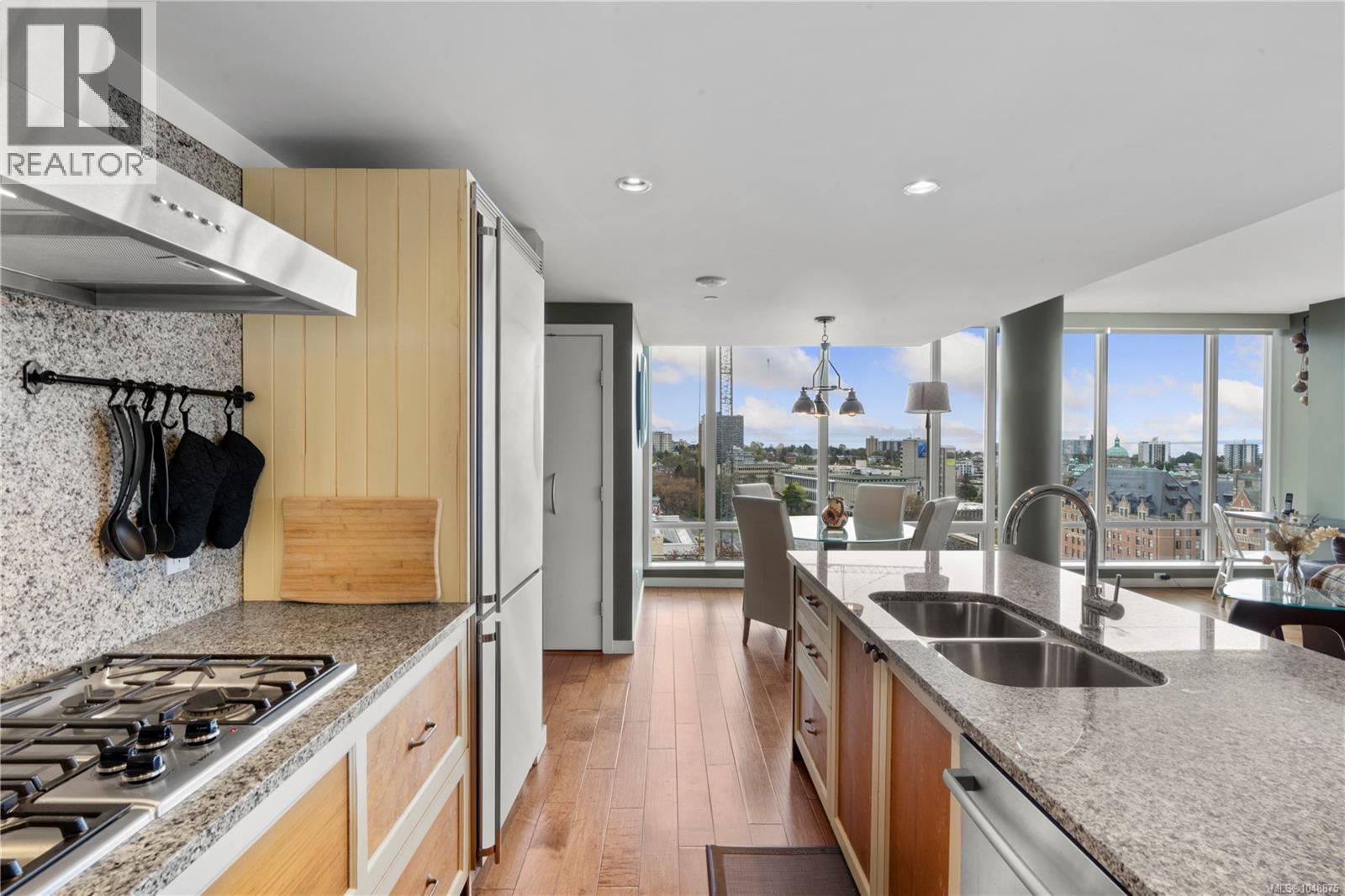 1506 707 Courtney St Property Photo 9