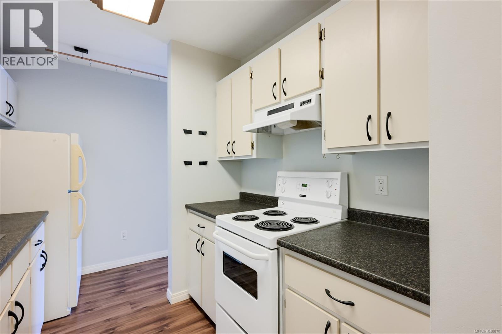 403 859 Carrie St Property Photo 17