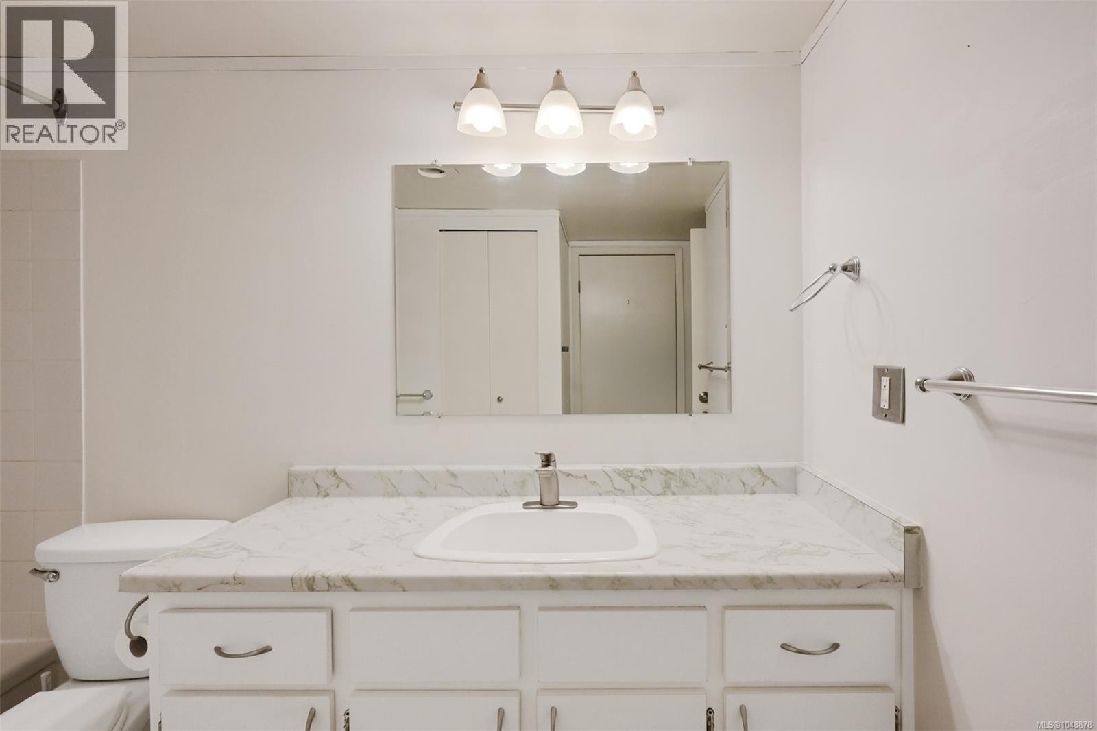 403 859 Carrie St Property Photo 23
