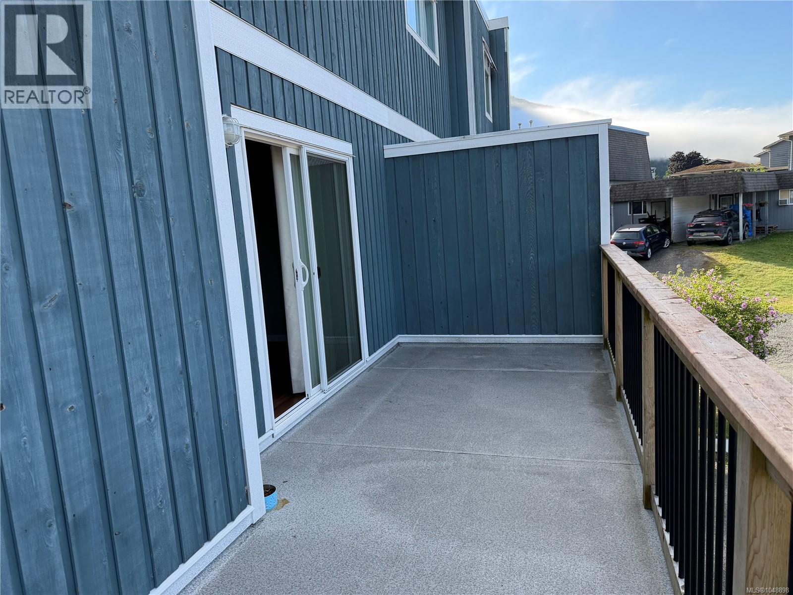 69 Mckay Cres Property Photo 3