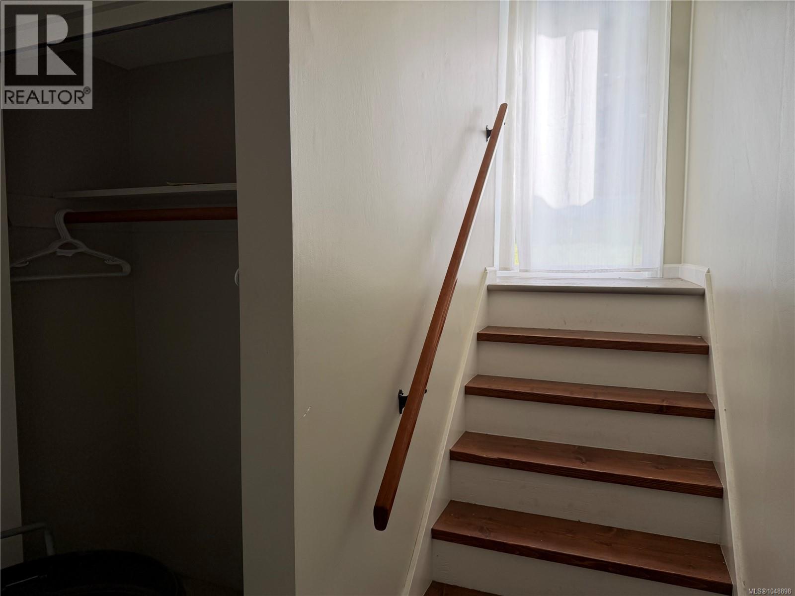 69 Mckay Cres Property Photo 6