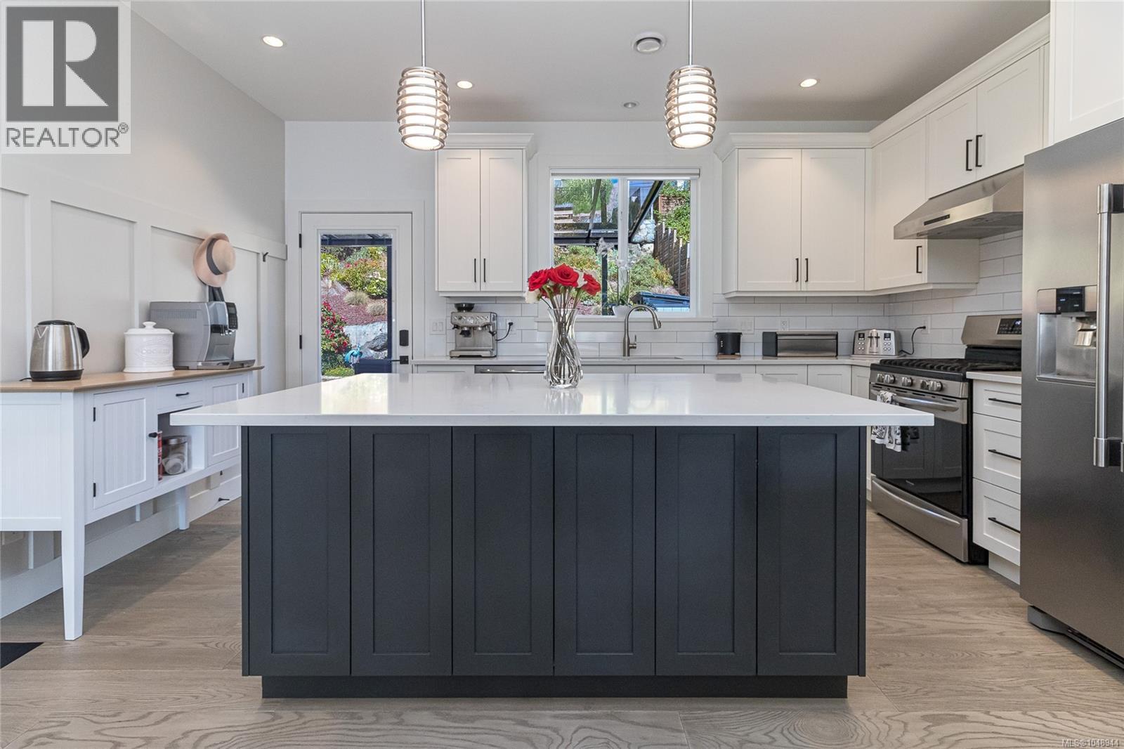 1005 Golden Spire Cres Property Photo 14