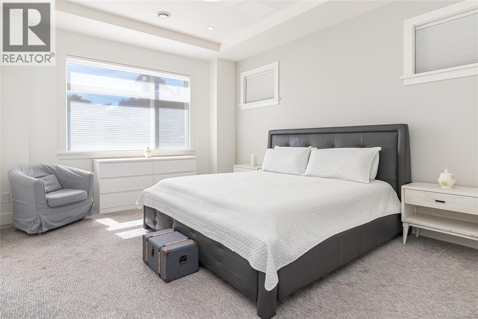 1005 Golden Spire Cres Property Photo 18