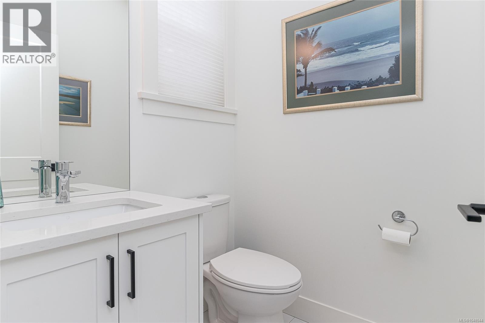 1005 Golden Spire Cres Property Photo 32