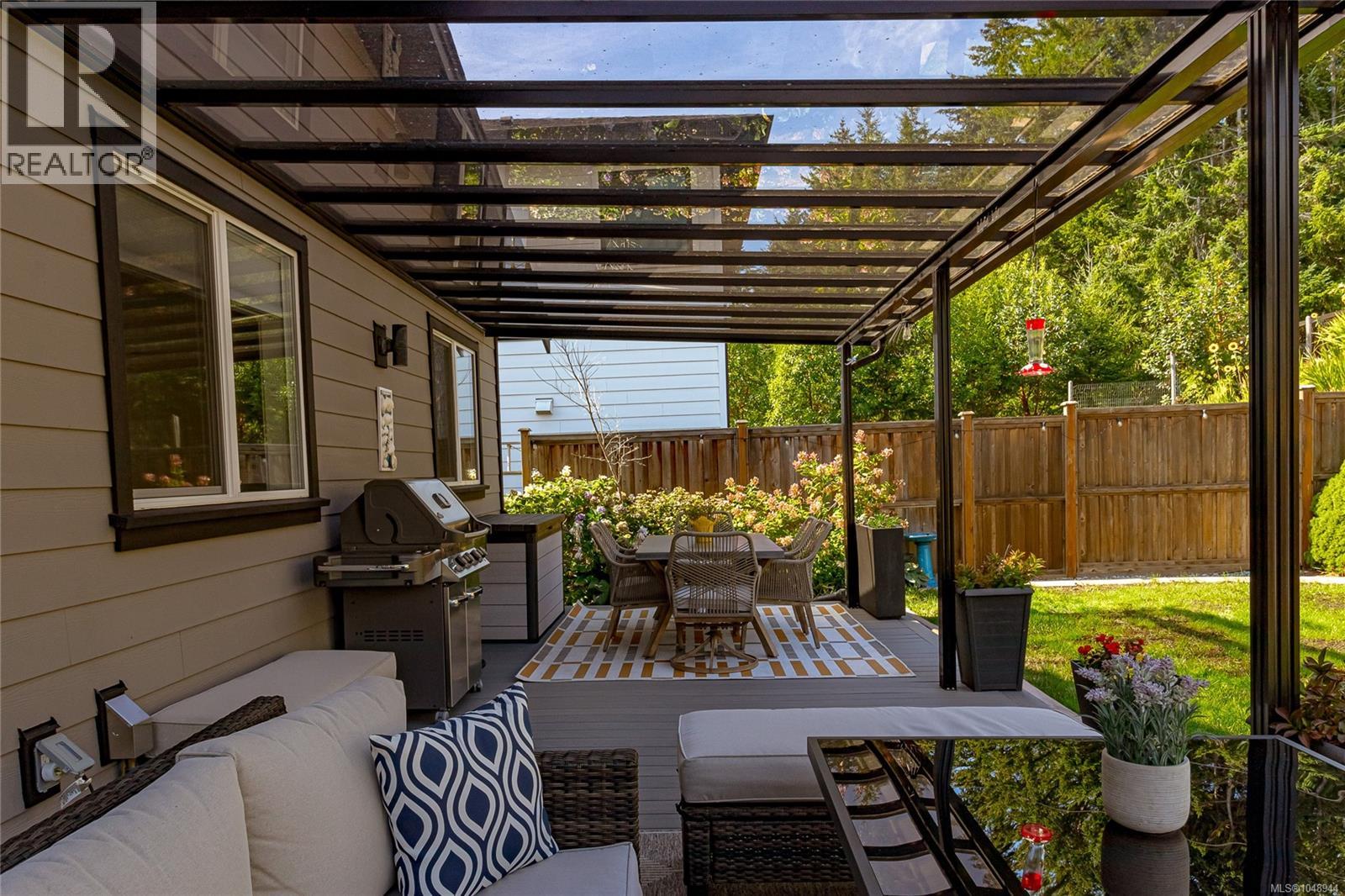 1005 Golden Spire Cres Property Photo 40