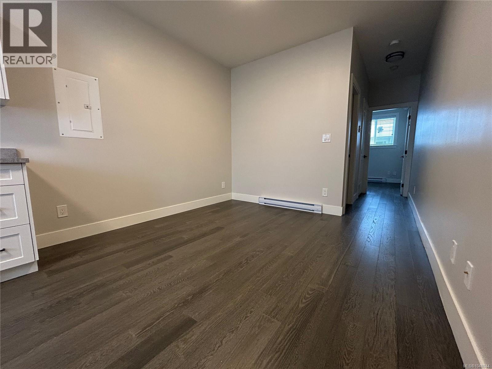 1005 Golden Spire Cres Property Photo 47