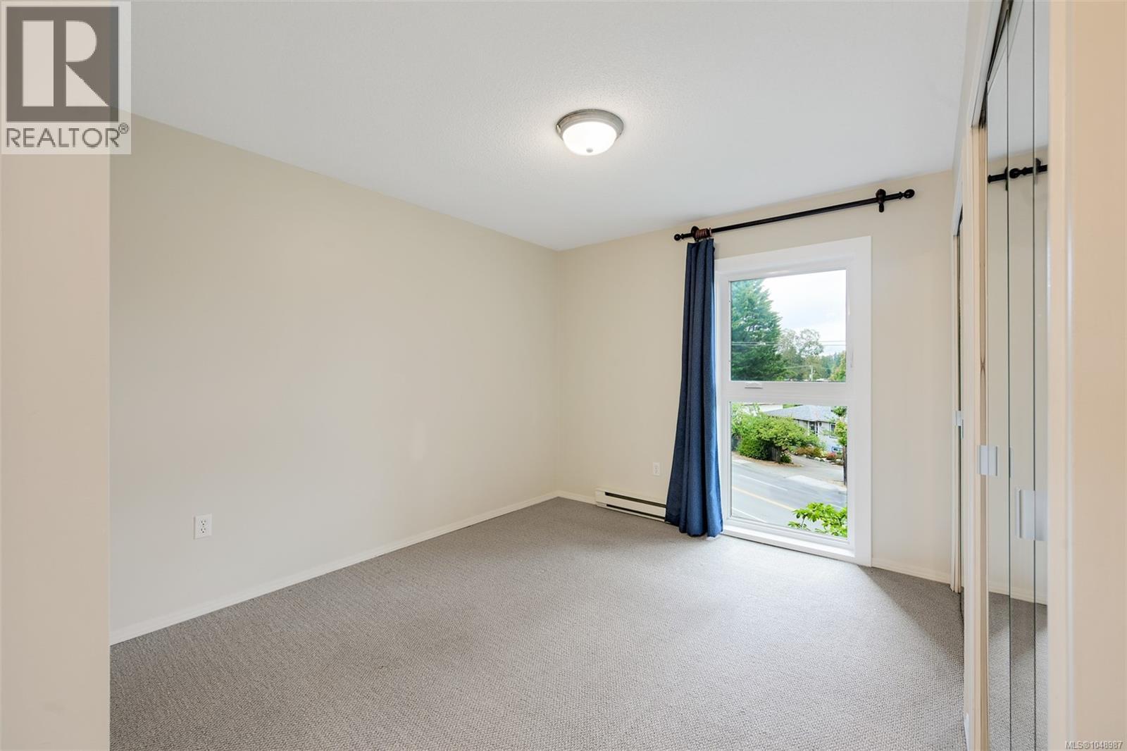 201 4030 Quadra St Property Photo 19