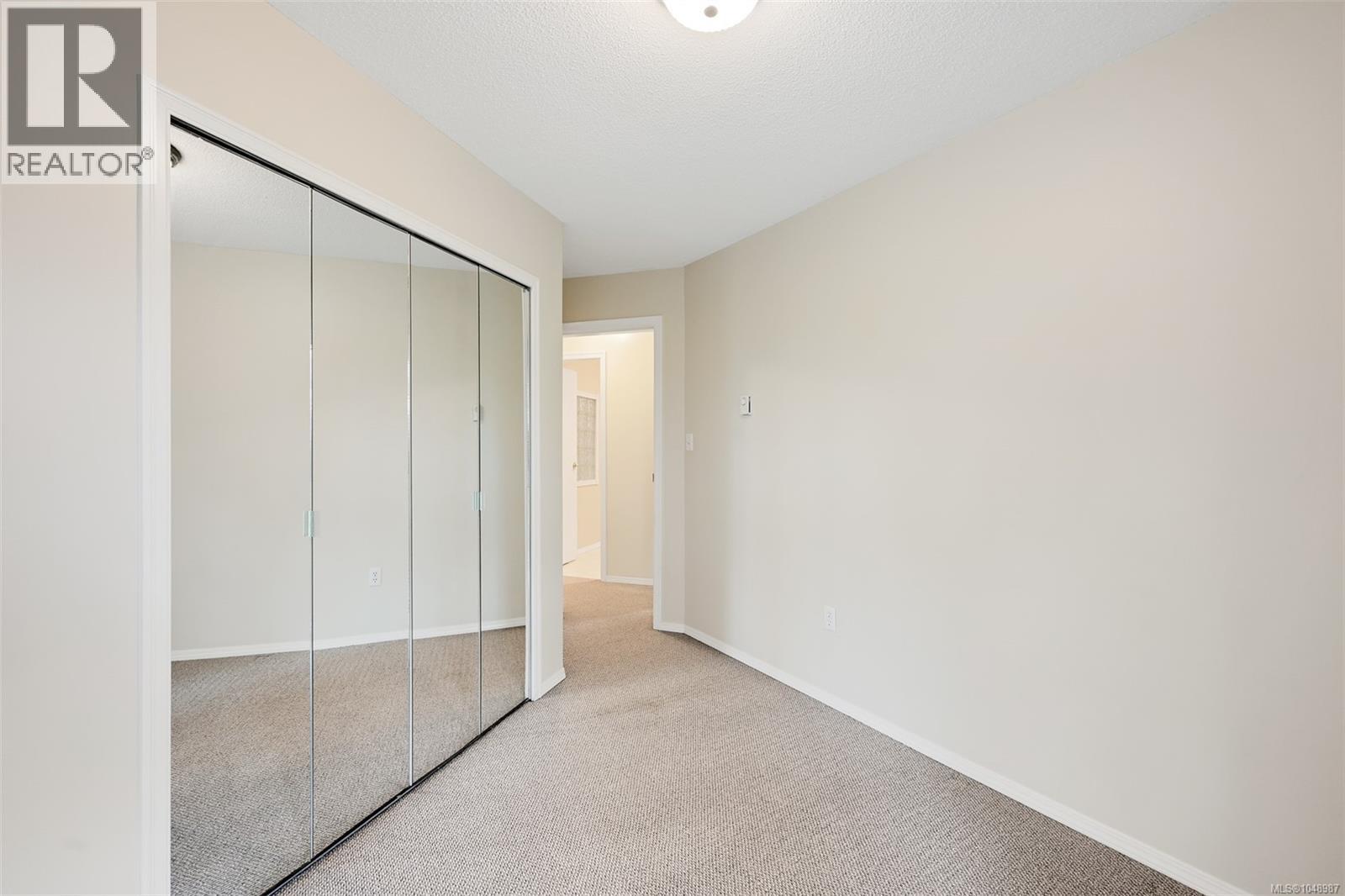 201 4030 Quadra St Property Photo 29