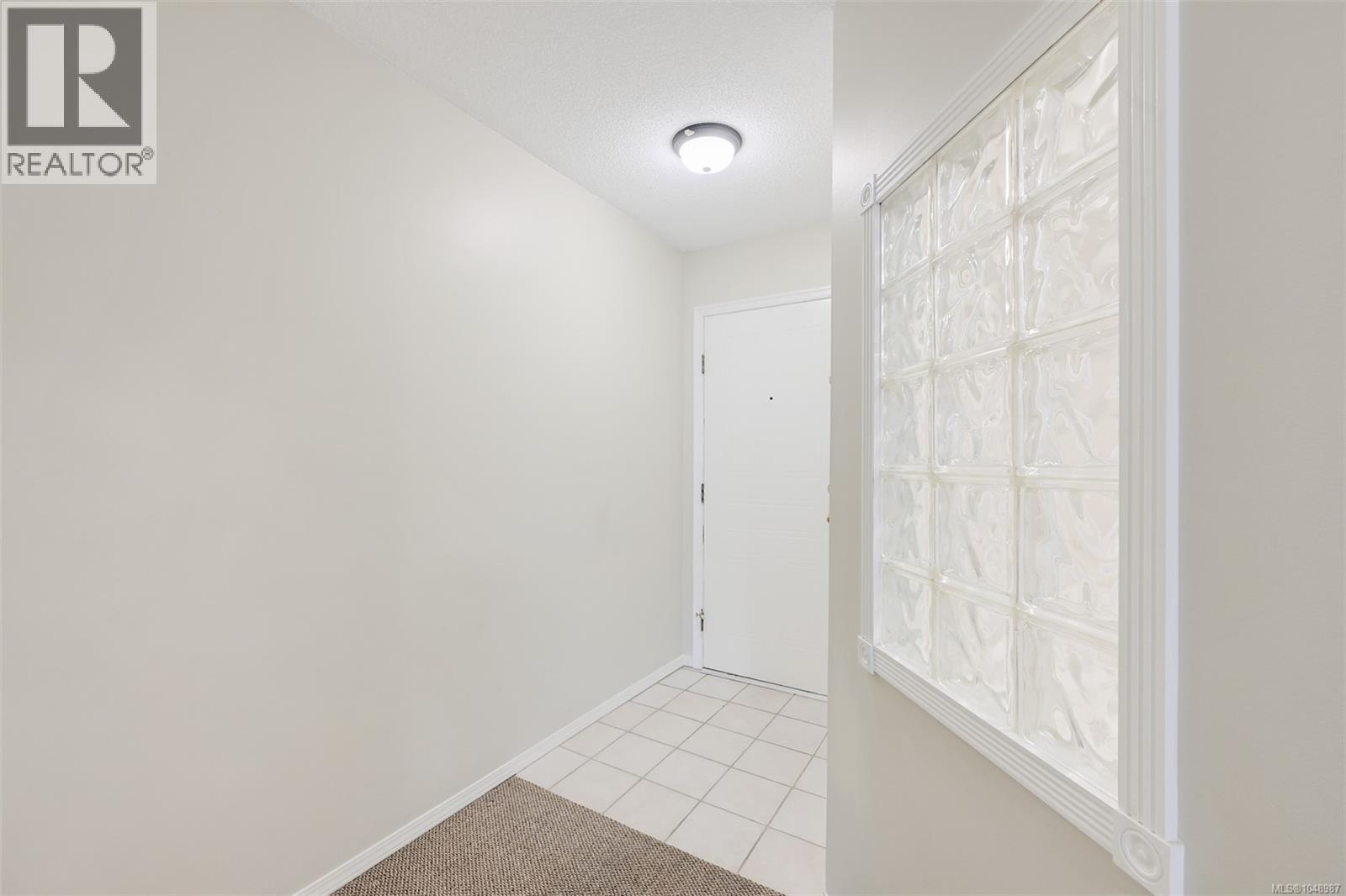 201 4030 Quadra St Property Photo 33