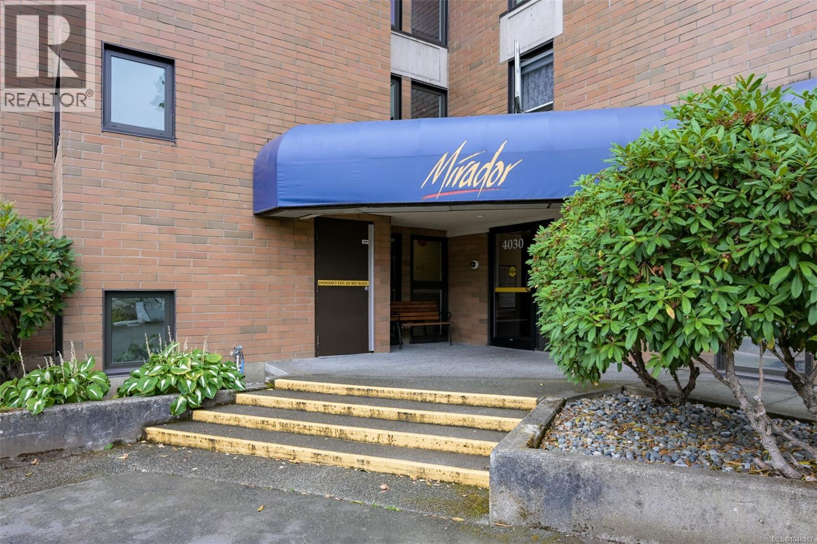 201 4030 Quadra St Property Photo 38