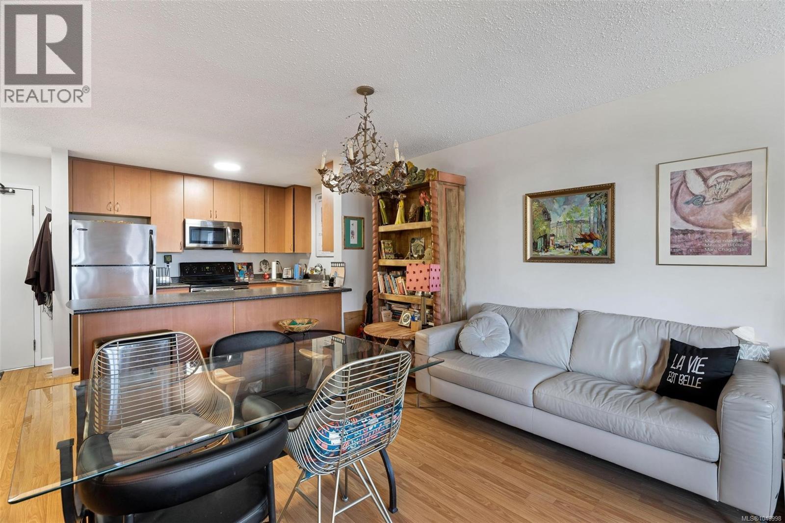 511 1745 Leighton Rd Property Photo 6