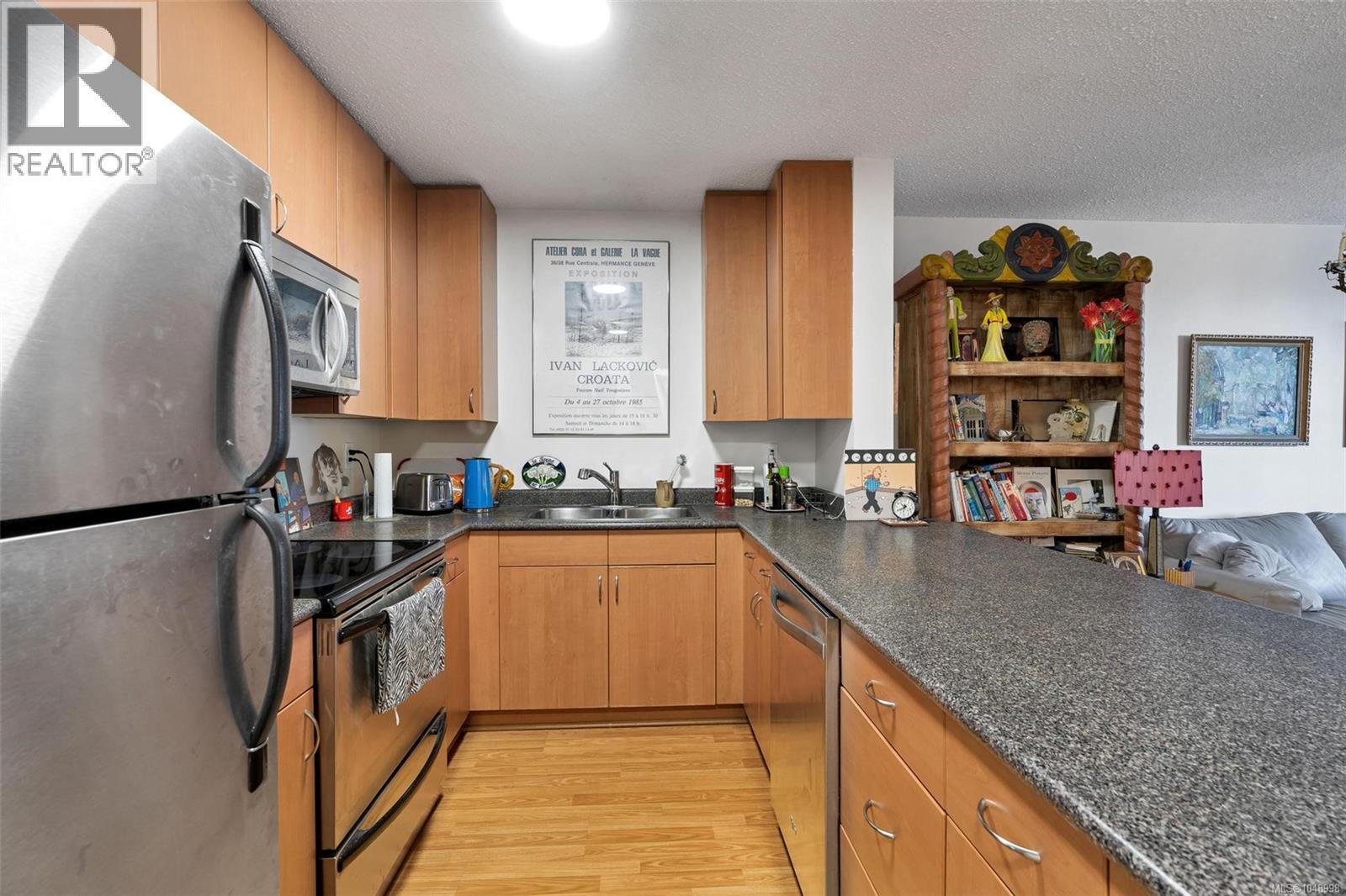 511 1745 Leighton Rd Property Photo 11