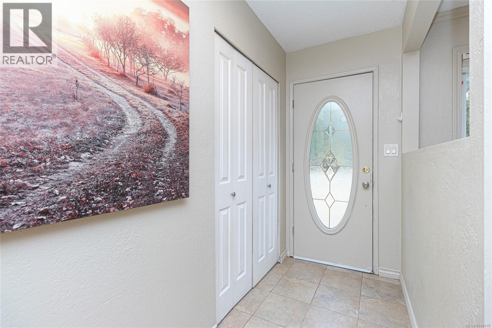 2890 Canyon Park Pl Property Photo 4