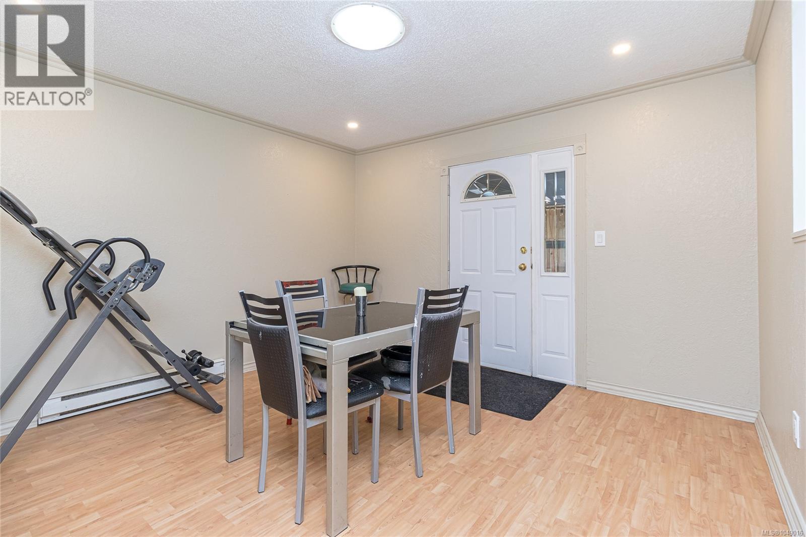 2890 Canyon Park Pl Property Photo 7