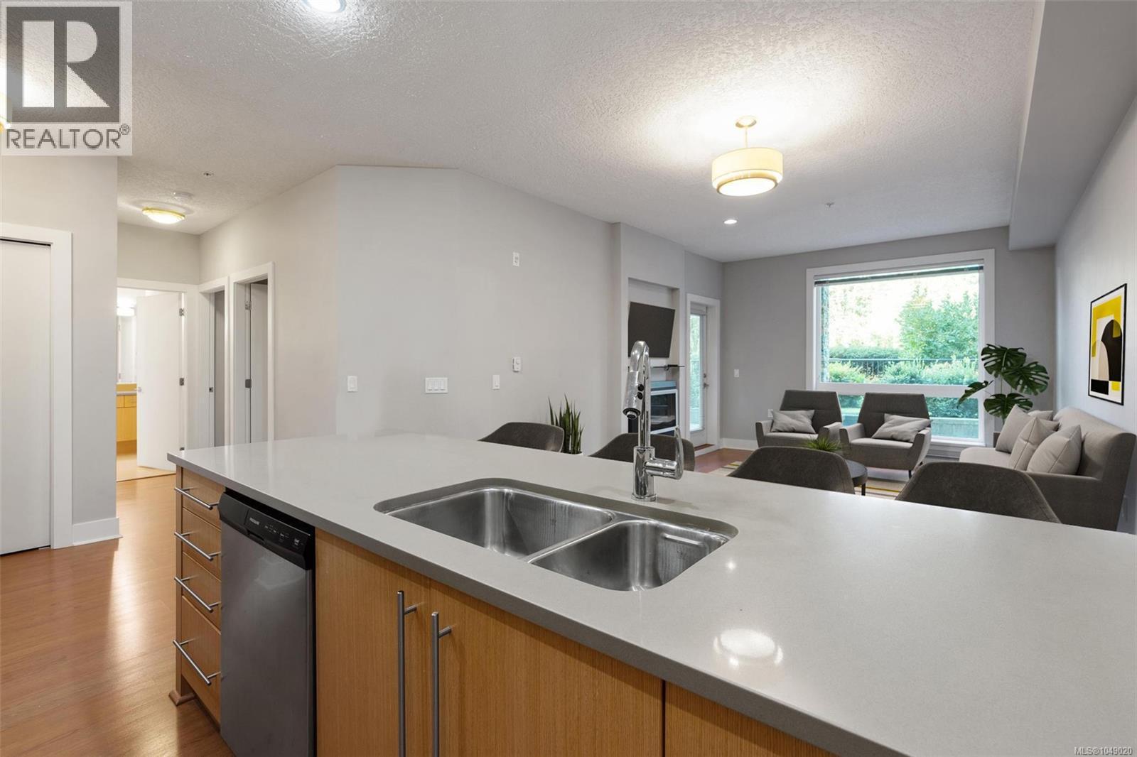 101 4529 West Saanich Rd Property Photo 7