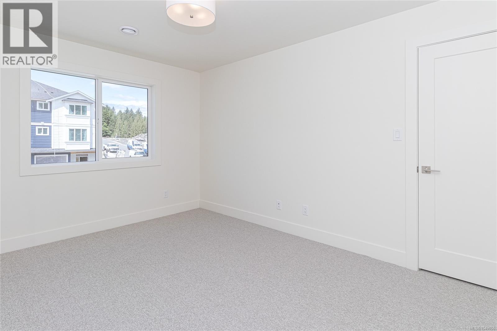 2172 Bellflower Dr Property Photo 21
