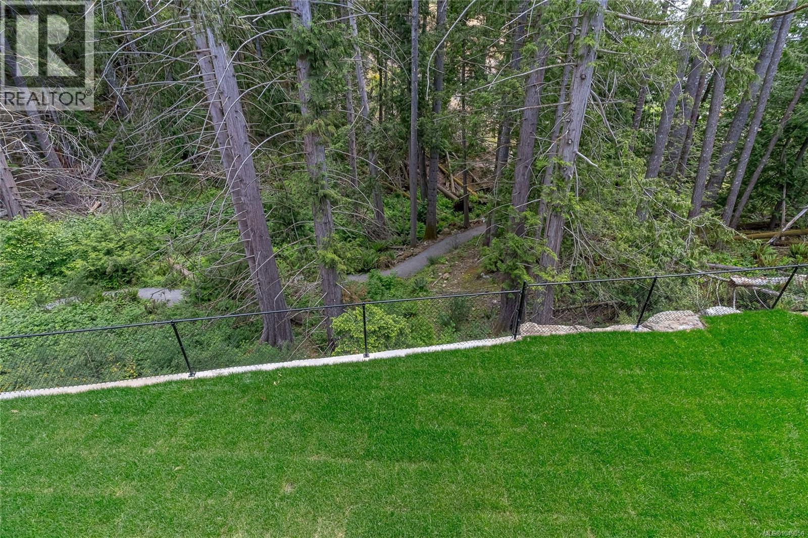 2172 Bellflower Dr Property Photo 29