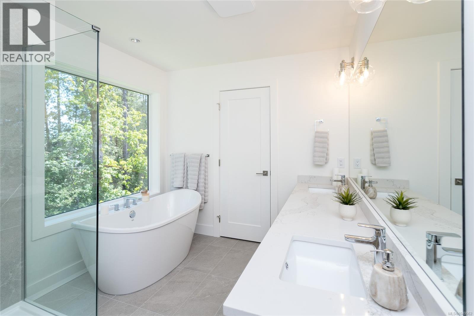 2168 Bellflower Dr Property Photo 23