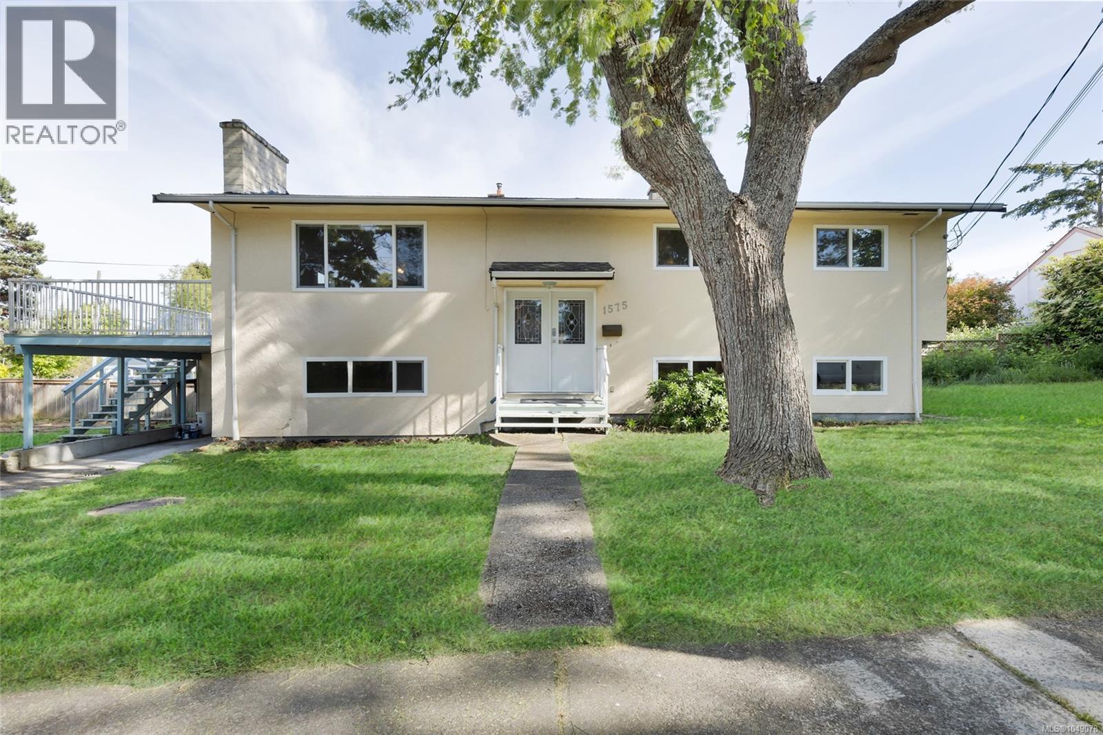 1575 Burton Ave Property Photo 1
