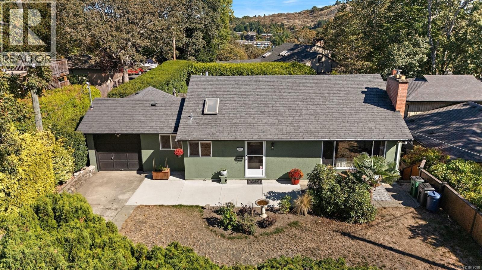 3615 Doncaster Dr Property Photo 1