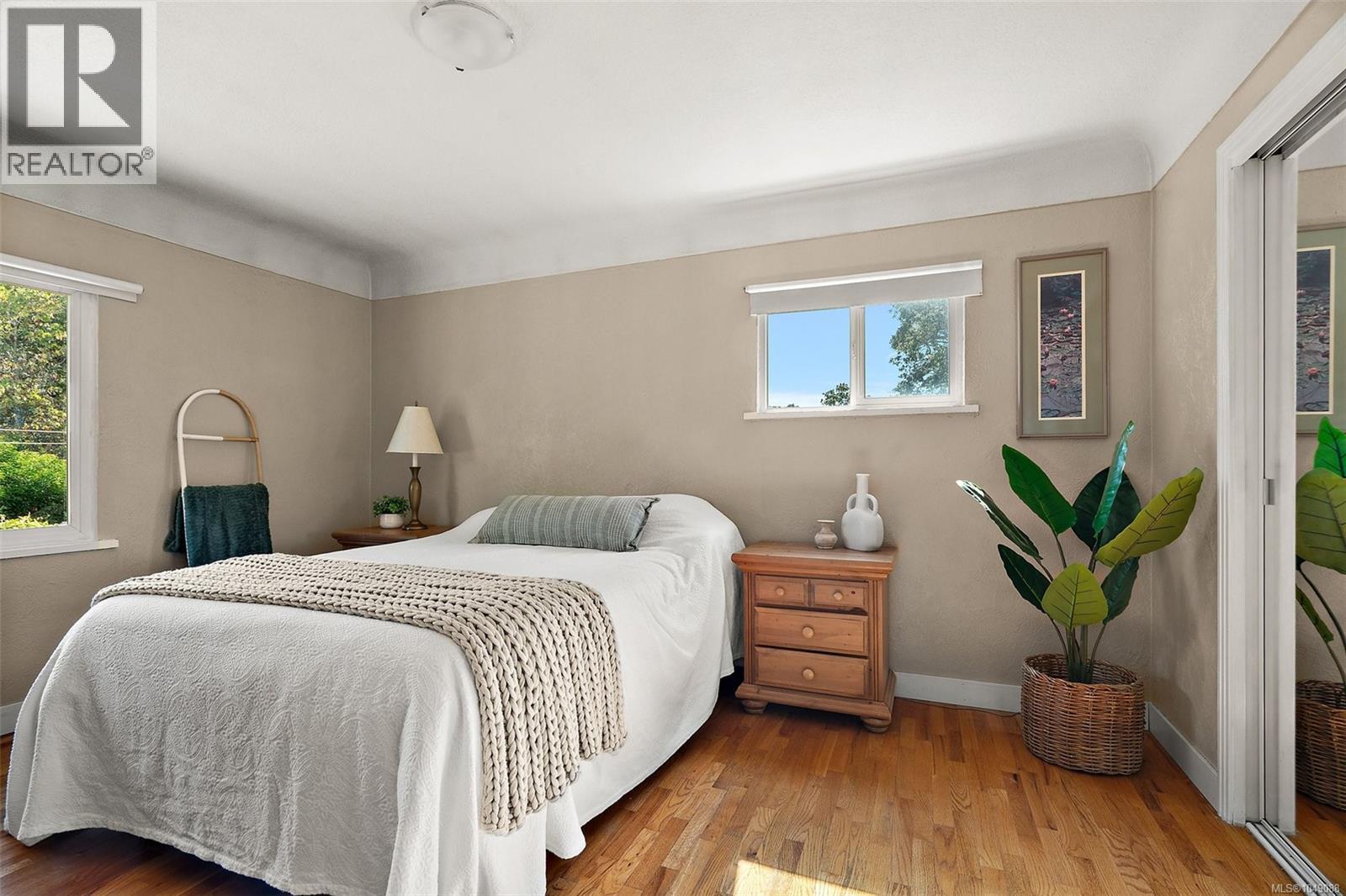3615 Doncaster Dr Property Photo 6