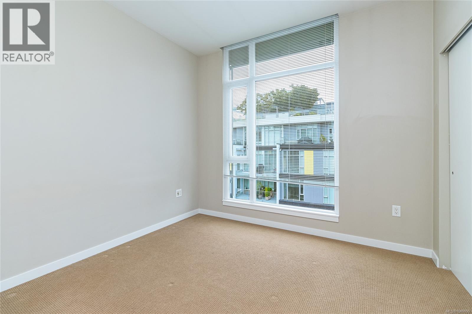 901 379 Tyee Rd Property Photo 16