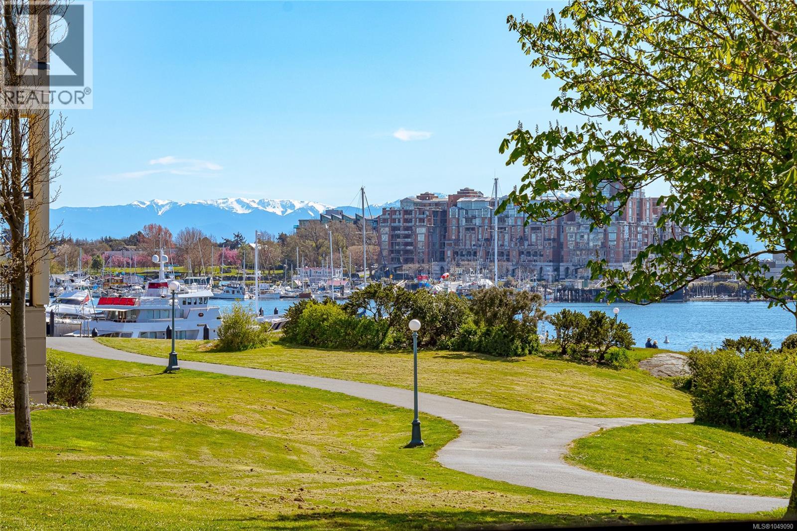 901 379 Tyee Rd Property Photo 27