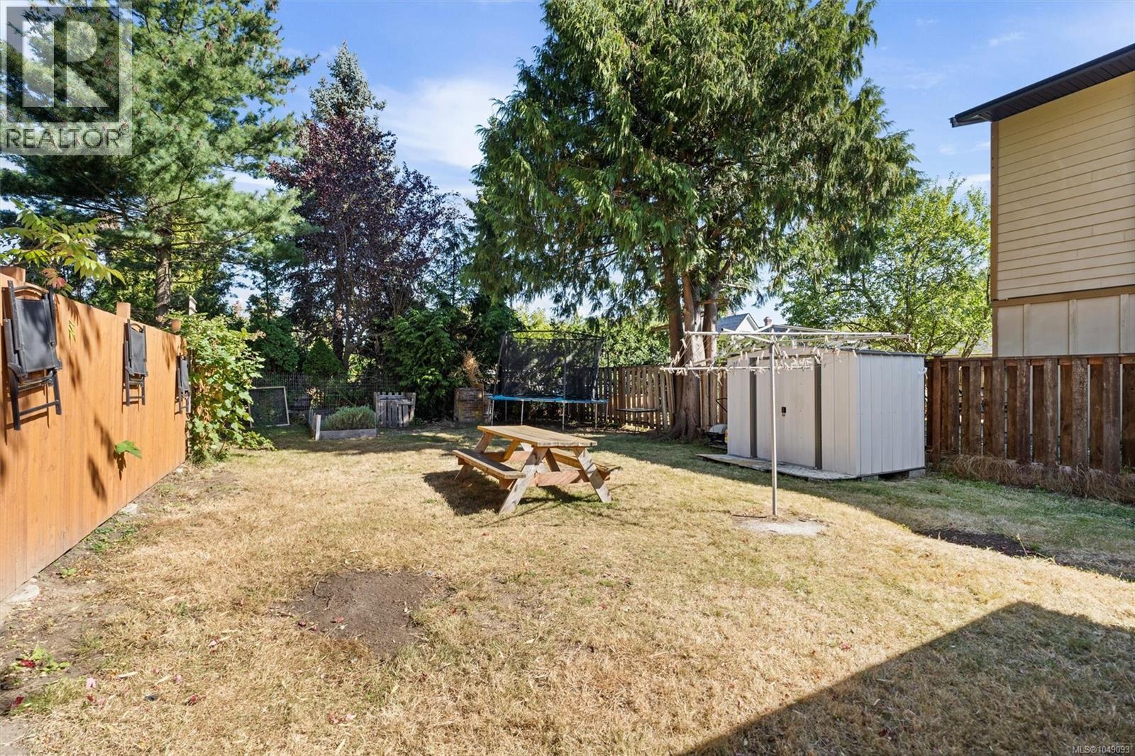 1122 North Park St Property Photo 30