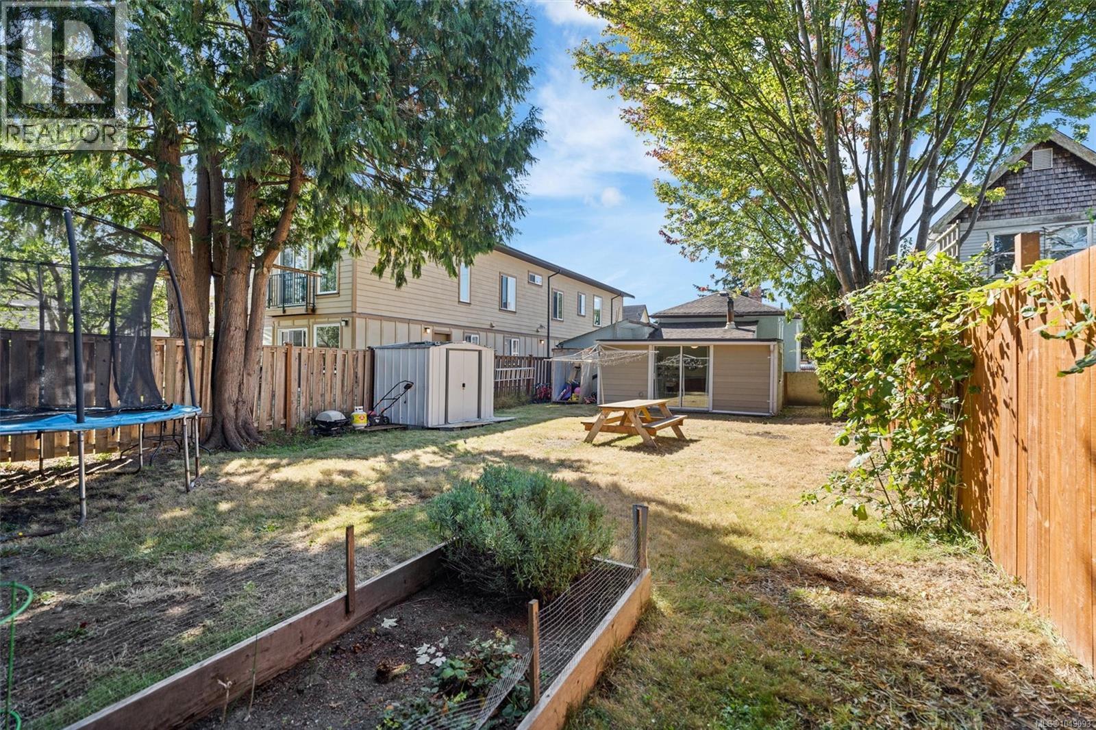 1122 North Park St Property Photo 31