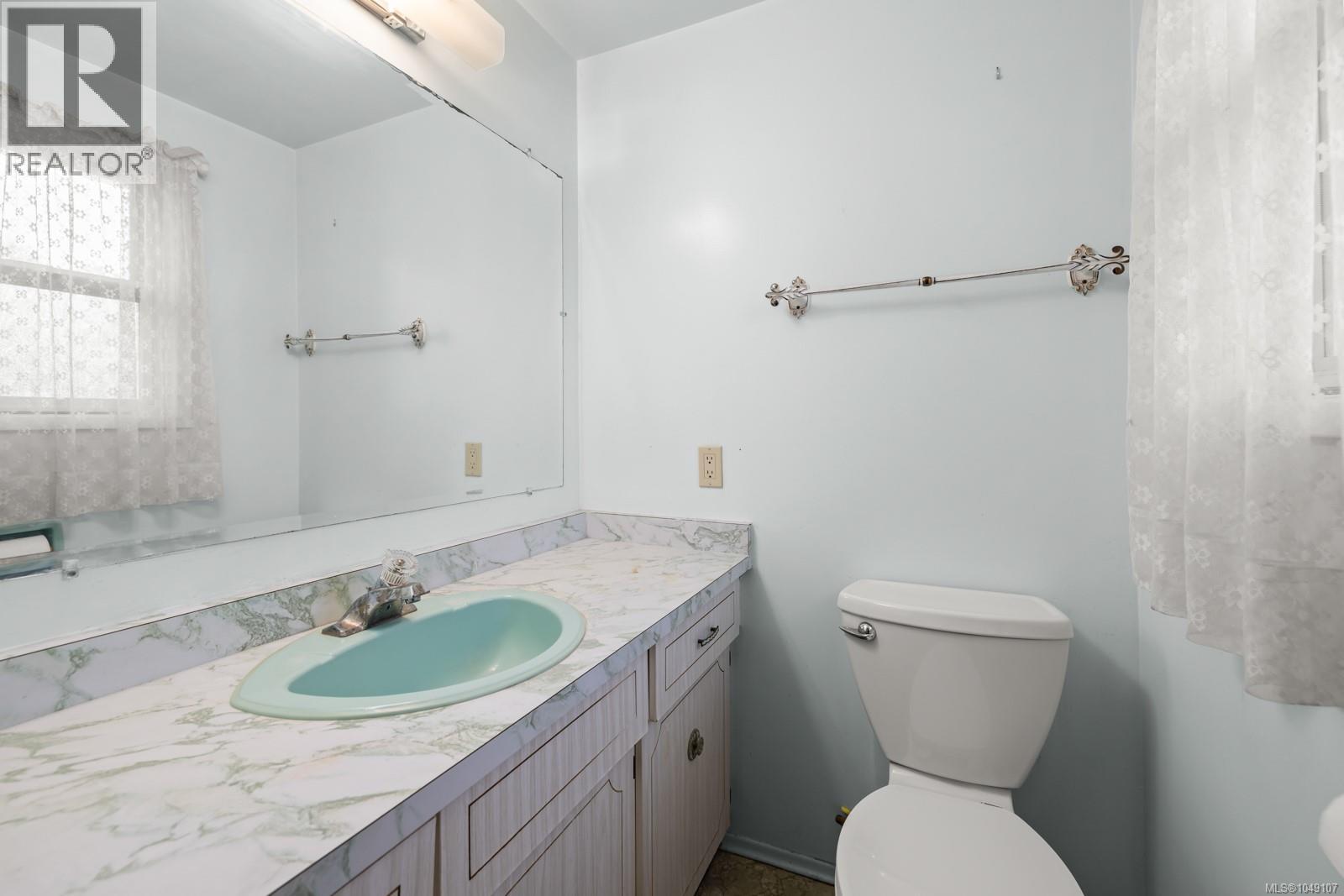 1867 Grandview Dr Property Photo 14