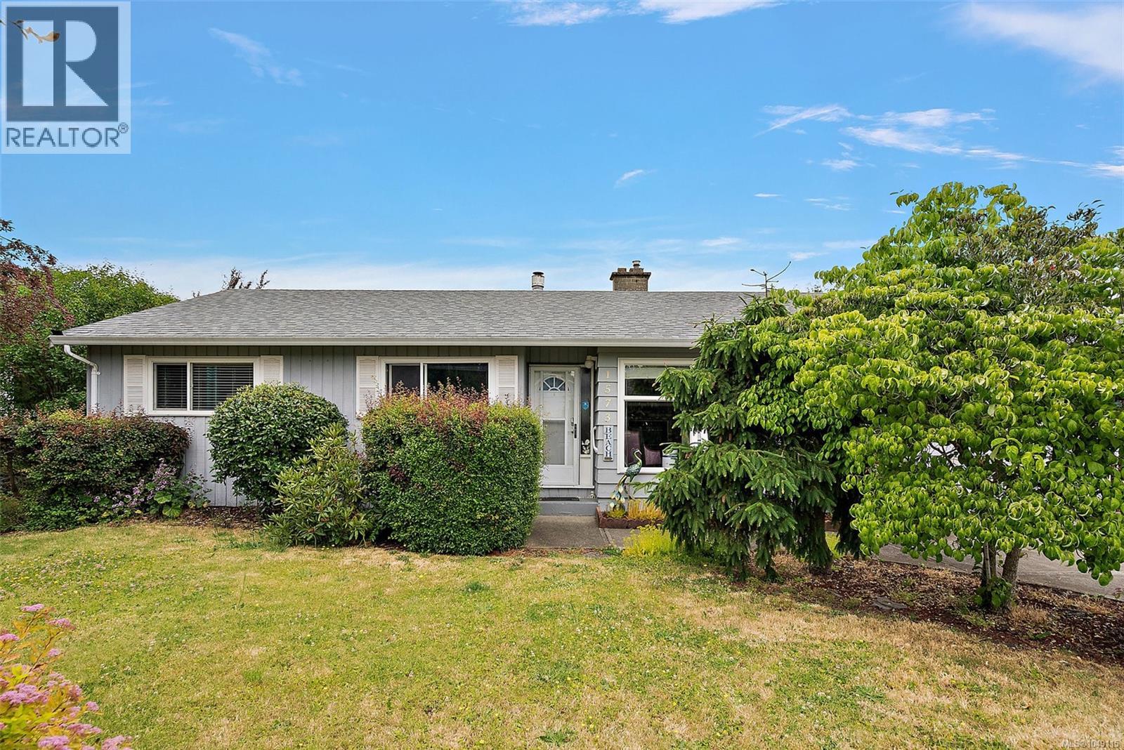 1573 Charlotte St Property Photo 3