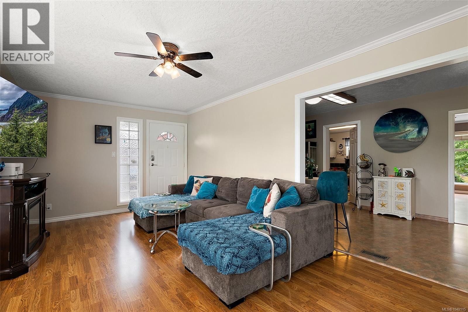 1573 Charlotte St Property Photo 15