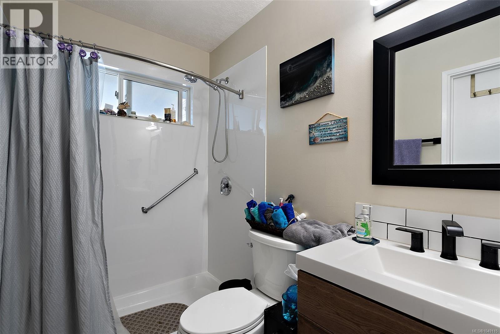 1573 Charlotte St Property Photo 23