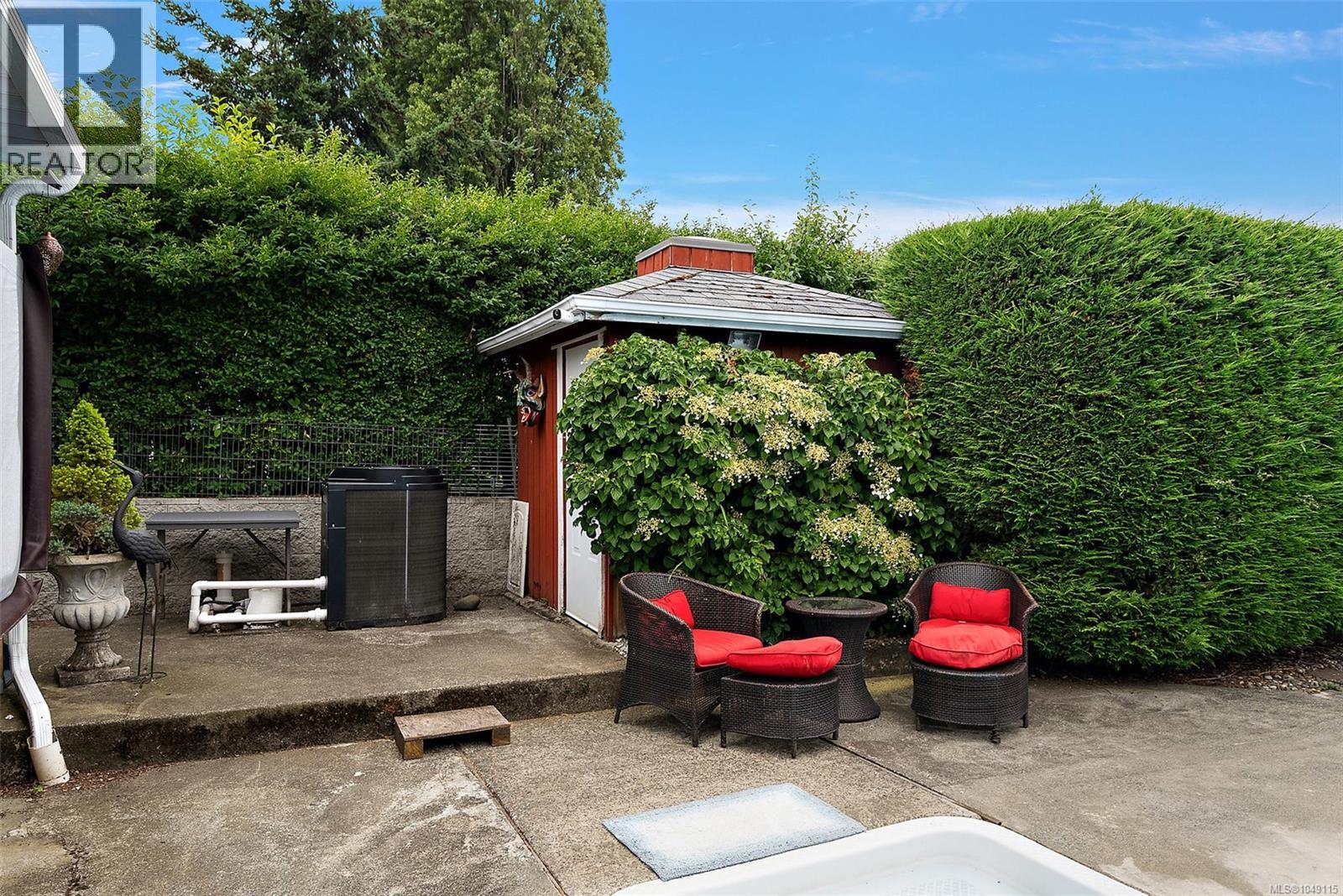 1573 Charlotte St Property Photo 29